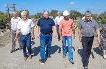 Глава региона проверил ход реконструкции моста через реку Ломовку Глава региона проверил ход реконструкции моста через реку Ломовку