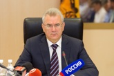 Иван Белозерцев поручил обеспечить детей из малообеспеченных семей новогодними подарками Иван Белозерцев поручил обеспечить детей из малообеспеченных семей новогодними подарками