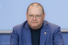 По поручению Олега Мельниченко на доплаты отдельным категориям медработников выделено более 93 миллионов рублей