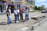 Представители рабочей группы общественного совета проверили ремонт дороги по улице 8 Марта