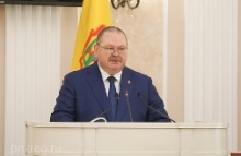Олег Мельниченко поручил разработать новые меры поддержки промышленности, бизнеса и строительной отрасли региона