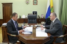 Игорь Комаров и Олег Мельниченко обсудили социально-экономическое развитие пензенского региона Игорь Комаров и Олег Мельниченко обсудили социально-экономическое развитие пензенского региона