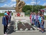 В рабочем поселке Тамала состоялось возложение цветов к памятнику погибшим воинам в годы Великой Отечественной войны