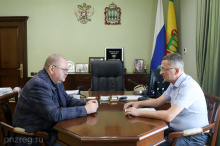 Олег Мельниченко держит на личном контроле ход уборочной кампании Олег Мельниченко держит на личном контроле ход уборочной кампании