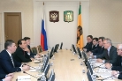 Иван Белозерцев обсудил с инвестором перспективы строительства семи свиноферм в Пензенском районе Иван Белозерцев обсудил с инвестором перспективы строительства семи свиноферм в Пензенском районе