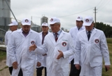 Губернатор оценил реконструкцию цехов Васильевской птицефабрики Губернатор оценил реконструкцию цехов Васильевской птицефабрики