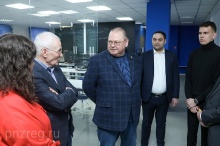 Григорий Рапота и Олег Мельниченко совершили рабочий визит в «Кванториум НЭЛ» и ПГУ Григорий Рапота и Олег Мельниченко совершили рабочий визит в «Кванториум НЭЛ» и ПГУ