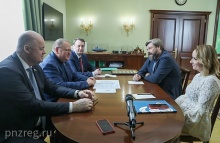 Олег Мельниченко и Мария Львова-Белова обсудили создание новых подростковых центров Олег Мельниченко и Мария Львова-Белова обсудили создание новых подростковых центров